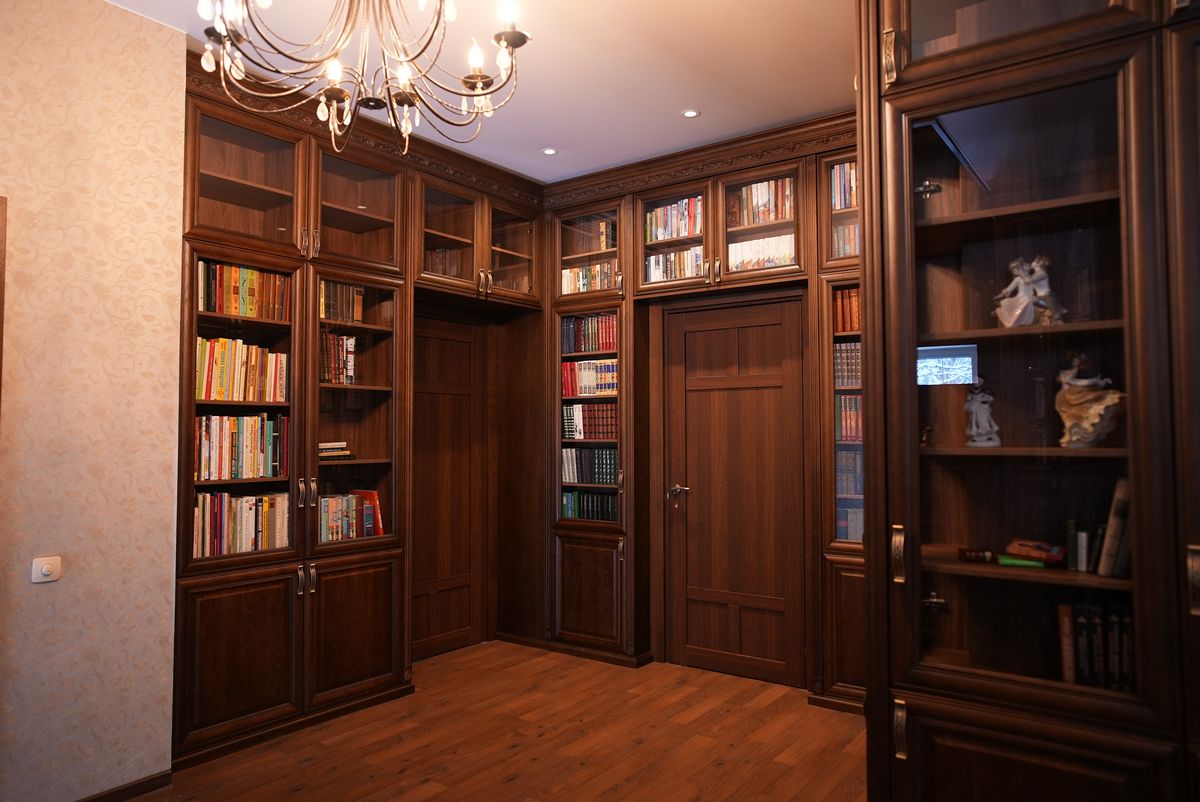Книжный шкаф в старинном стиле на Рублевке20